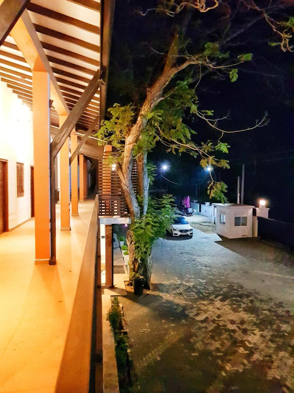 Livinya Holiday Resort Kataragama Exteriör bild