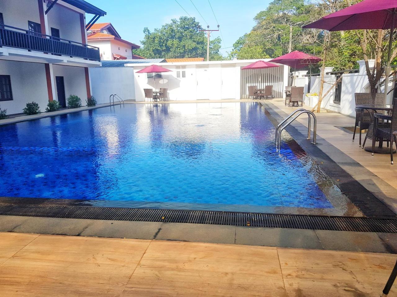 Livinya Holiday Resort Kataragama Exteriör bild