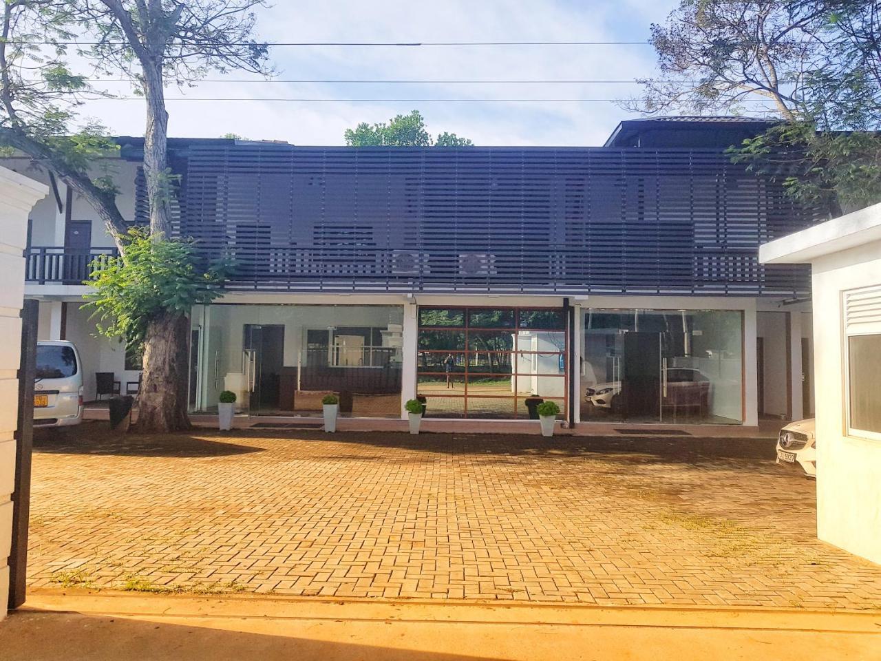 Livinya Holiday Resort Kataragama Exteriör bild