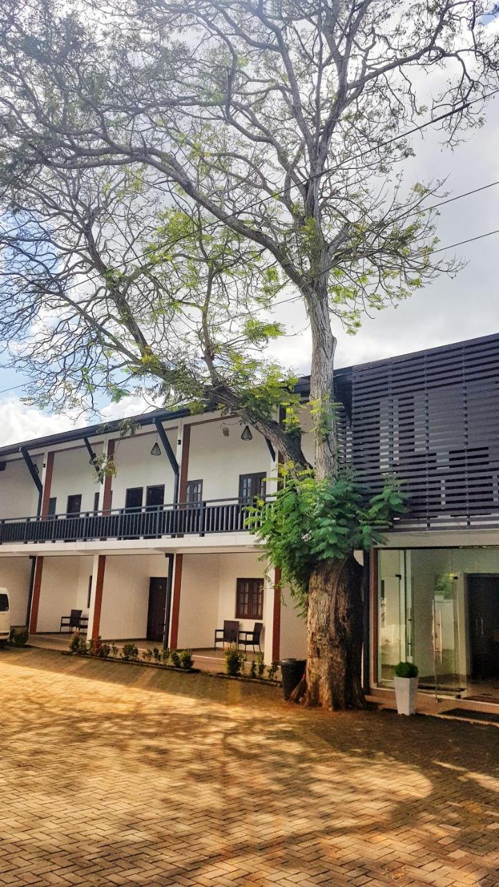 Livinya Holiday Resort Kataragama Exteriör bild
