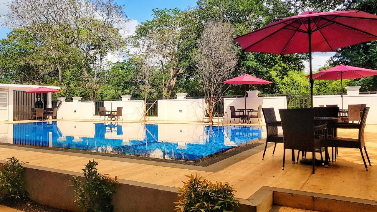 Livinya Holiday Resort Kataragama Exteriör bild