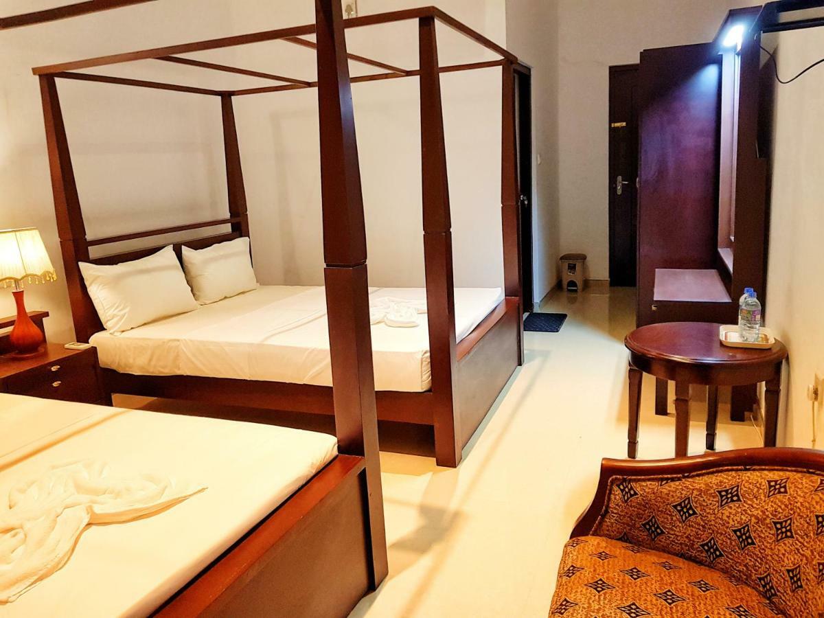Livinya Holiday Resort Kataragama Exteriör bild