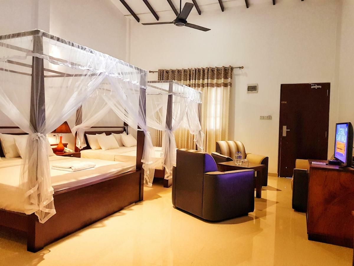 Livinya Holiday Resort Kataragama Exteriör bild